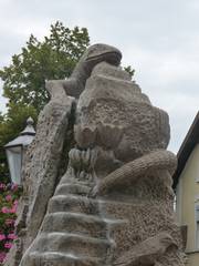 KIRCHHEIMER MUSCHELKALK-Zentralbrunnen v. in Bötzingen a.K. ca. 250 cm h